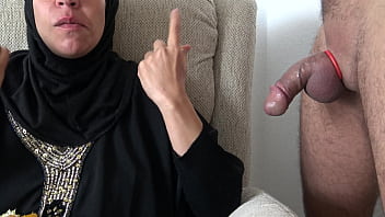 Istri Seksi Arab Yang Suka Ditonton Suaminya Digituin Lelaki Lain