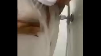Menari Telanjang Bulat Dengan Goyangan Menggoda