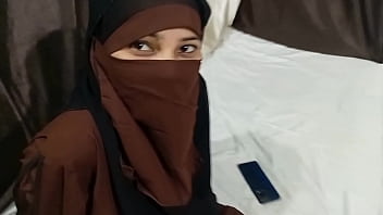 Muslim Kakak Tante Hot Angkat Hijab, Digituin Sama Adik Tiri Sampai Lemas Di Ranjang