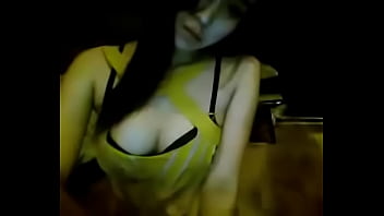 Gadis Indonesia Menggairahkan Tampil Di Kamera