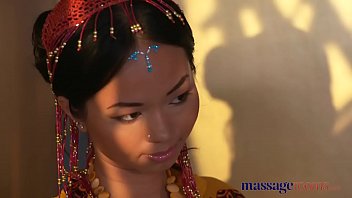 Ruang Pijat Panas, Masseuse Thai Menggoda Menyantap Batang Keras Di Lubang Tindiknya