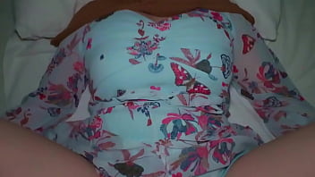 สาวมุสลิมโดนกระแทกจนเสื้อคลุมระเหย