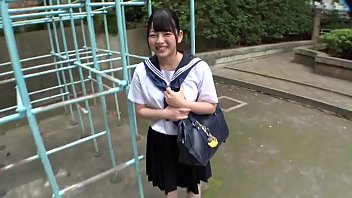Gadis Jepang Muda Imut Berbaju Seragam Dihardcore Di Kamar Hotel
