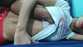 Guru Hindi Desi Menggoda Muridnya, Menjilat Memek Ketat Hingga Merintih Dalam Bahasa Hindi Asli | Your Priya