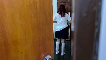 Sang Ayah Tiri Mesum Itu Mengeksploitasi Kepolosanku Saat Kami Berdua Di Rumah