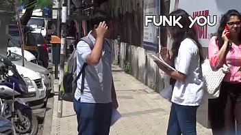 Cewek Nanya Ukuran Kontol Ke Orang Asing! Prank Gila Di India