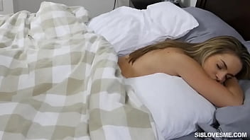 Kimmy Granger Terbangun Dengan Tubuh Basah Setelah Dihajar Habis-habisan Oleh Kakak Tirinya!