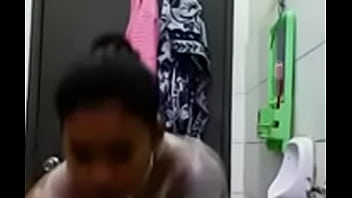 Narsis Gila, Tubuhmu Bikin Bergairah