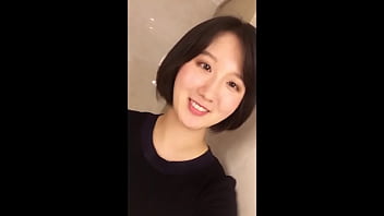 Dorrit Yaqi Dari China Memompa Dildo Besar Dengan Nafsu Yang Membara