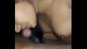 Gadis India Yang Menggoda Dengan Tubuh Seksi Dan Sensual