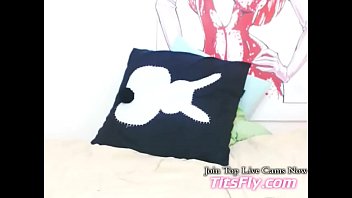 Hot Asian Babe Live Masturbating On Cam