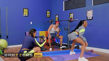 Nonton Cewek Seksi Berkeringat Saat Olahraga Mesum Di Brazzers, Bikin Klepek-klepek!