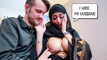 Penagih Utang Meniduri Istri Muslim Untuk Melunasi Pinjaman – Aaliyah Yasin, Marcus London, Sam Bour