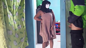 Tukang Antar Makanan Ngejebret Aku Lagi Asyik Ngencrot