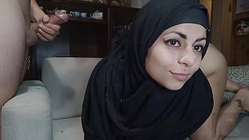 Mia Berkerudung Nikab Dihisap Dalam-dalam Dan Dihujani Sampai Muka