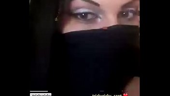 عاهرة مغربية ساخنة تنتظرك في السرير