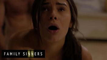 Violet Starr Butuh Laki Beneran Buat Bikin Dia Klimaks Dan Ayah Tirinya Charles Dera Sempurna Buat Gituan – Sinners Keluarga