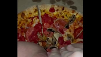Arab Putih Salju Amatir Terpanas Di Los Angeles As: Asmr Makanan Porno Arab Dengan Pizza, Coklat, Es Krim, Persik, Dan Keju Untuk Masturbasi Remaja Perempuan Yang Gila