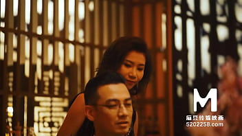 Pijat Plus Plus Gaya China Ep3: Zhou Ning Menggoda Di Ranjang, Adegan Mesra Yang Bikin Ngeluarin Air Liur