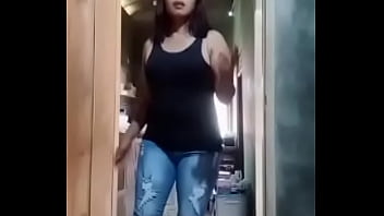 Istri Tetangga Ngesot Di Meja Dapur, Kuentot Sampai Lepek
