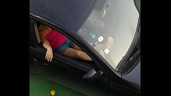 Gadis Arab Seksi Menggoda Di Depan Umum