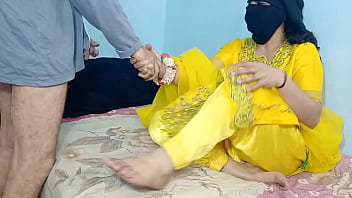 Desi Bhabhi Berdress Kuning Menggoda, Ngentot Cowgirl Dan Reverse Cowgirl Tanpa Kondom