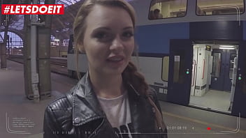 Emily Thorne Dan Charlie Dean Menggila Di Ranjang Dengan Gadis Rusia Seksi Yang Menggairahkan