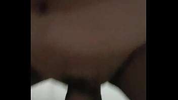 Nyonya Muda Hampir Terguling Di Batangku