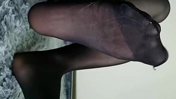 Ingin Kontol Gede Muncratin Kaki Socks Hitam Gue Yang Lagi Teler