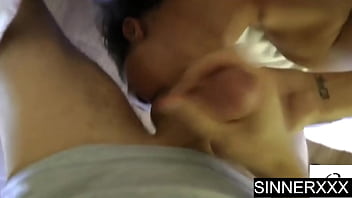 Ibu Tirimu Yang Genit Ngesepong Batangmu Saat Ayah Mandi