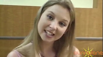 Sunny Lane Si Blonde Hot Menekuk Tubuhnya Di Ruang Rawat Inap Yang Panas!