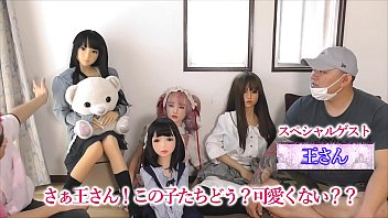 Tiba-tiba Perlihatkan Boneka Seks Buatan China Ke Orang China, Reaksi Mereka Bikin Panas!