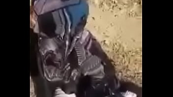 Basahi Jilbab Dengan Pancaran Air Seniku