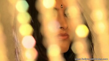 Pacar India Perkenalkan Sensasi Telanjang Yang Menggoda