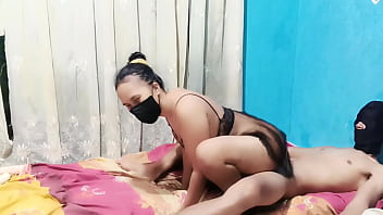Menggoda Istri Tetangga Yang Bergoyang Dengan Bikini, Sampai Kami Berdua Tergila-gila