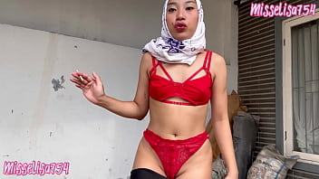 Nyonya Muslim Arab Yang Menggoda Memuntahkan Hasrat