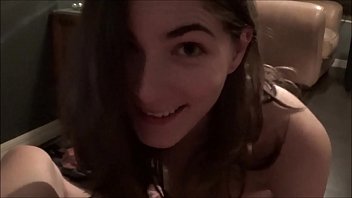 Sang Adik Tiri Menangkap Kakak Tirinya Tengah Asyik Menonton Film Panas Waria – Molly Jane – Terapi Keluarga