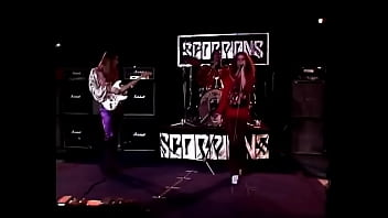 Goyangan Liar Scorpions Di Atas Panggung Tahun 1977 Yang Bikin Bergairah