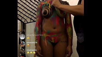 Payudara Keluar Tak Sengaja Saat Live Instagram