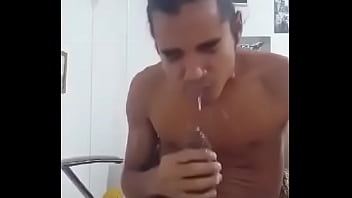 Pria Yang Ahli Dalam Seni Oral