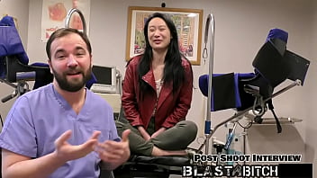 Puki Zoe Lark Dibanjiri Sperma Usai Dihisapnya