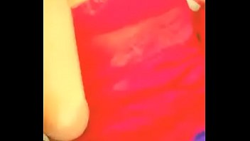 Pria Pune Yang Bergairah Dalam Gaun Seksi