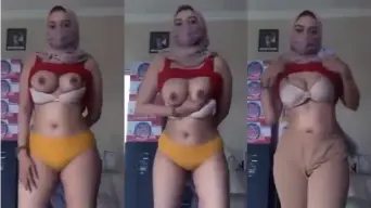 Gadis Akper Pamer Tetek Montok Demi Pacar