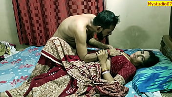 Bhabhi India Yang Seksi Menggila Dengan Teman Dekat Suaminya, Suara Erotisnya Terdengar Jelas!