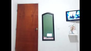 Gadis Remaja Panas Bugil Pamer Memek Di Kamera Live