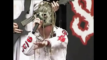Slipknot Mengguncang Panggung Dengan Brutal Dan Erotis Di Pertunjukan Live 1999
