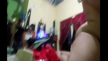 Pasangan Suami Istri Tampilkan Aksi Mesra Langsung Di Depan Kamera