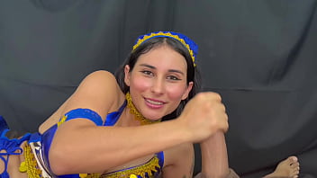 Chica árabe Se Abre De Culo Con Una Enorme Verga