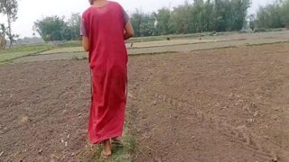 Bhabhi Genit Menggoda Tetangga Di Ladang, Aksi Panas Desi Yang Bikin Nafsu Membara
