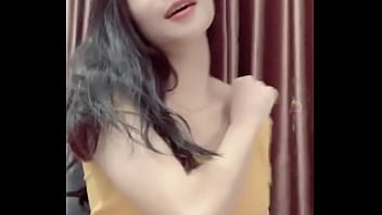 Màn Trình Diễn Bigo Live Khoe Nhũ Hoa Căng Tràn Gợi Cảm